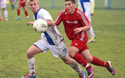 Study Suggests Soccer Ball Heading Leads to Brain Injury