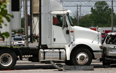 What to Do if You Are Involved in a Tractor Trailer Collision
